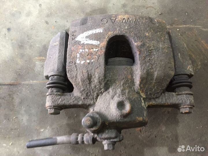 Фольксваген Поло Суппорт передний Лев