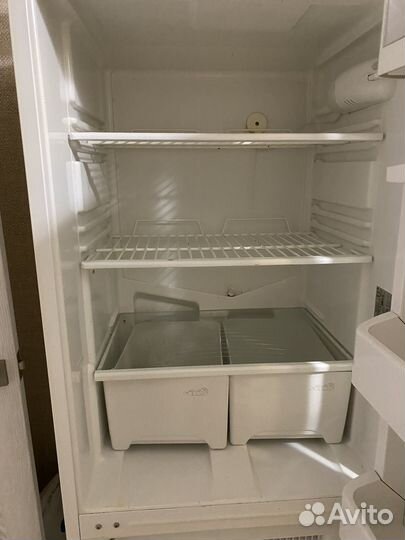 Холодильник бу Stinol