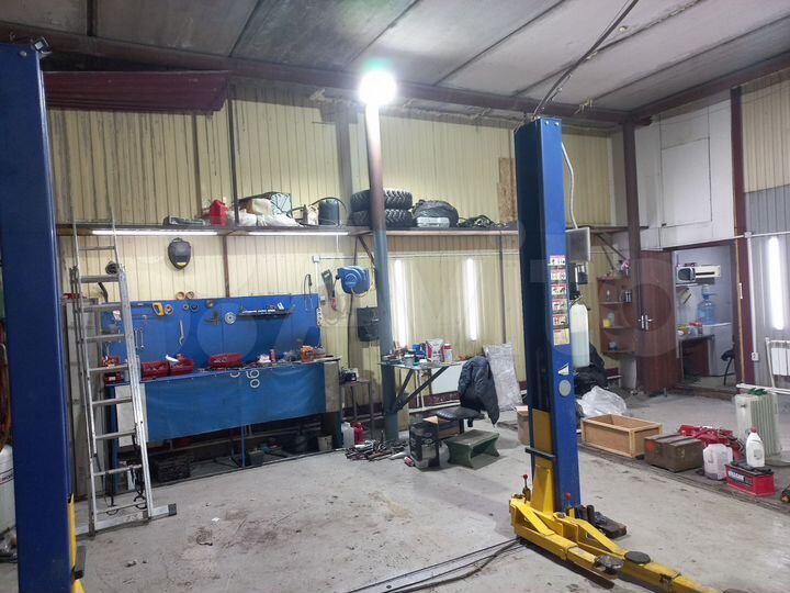 Гараж, > 30 м²