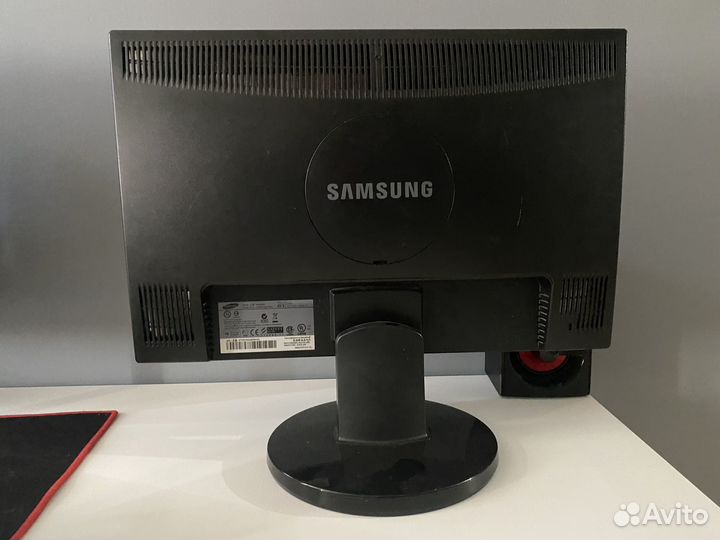 Монитор Samsung 21