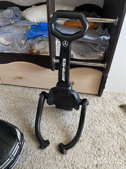 Машинка каталка с родительской ручкой бу