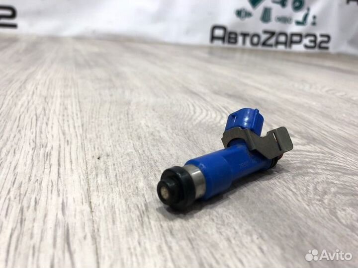 Форсунка топливная Mazda 3 BL Z6 2008 2009 2010