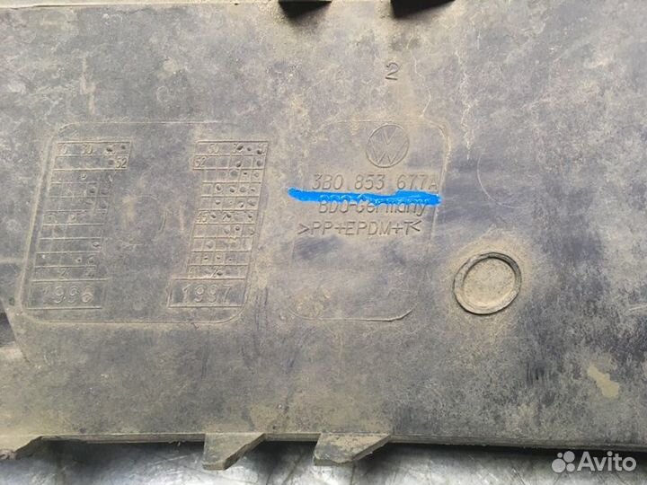 Решетка в бампер левая Volkswagen Passat B5 1996-2