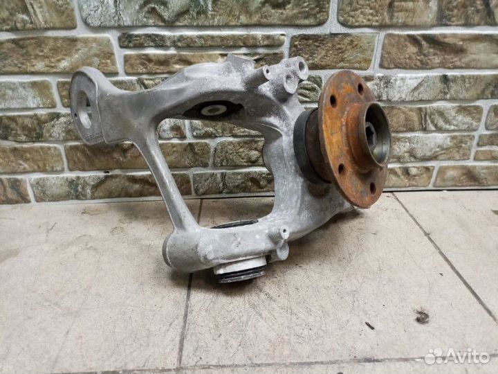 Кулак поворотный задний левый Audi A4 8K 2010