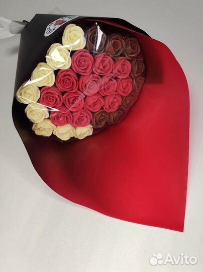 Букет из Белого и Молочного Шоколада - 29 Роз