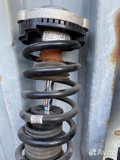 Комплект передних амортизаторов BMW 5 F10