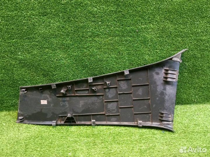 Обшивка стойки правая Renault Fluence L30R 2010