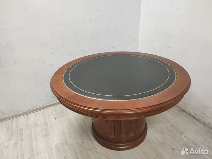 Стол переговоров круглый ART moble б/у 02317