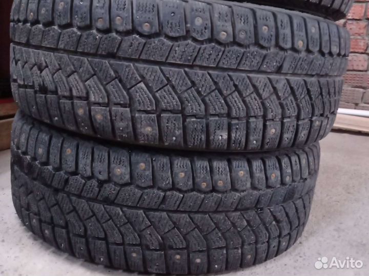 Viatti Brina Nordico V-522 215/60 R16 95T