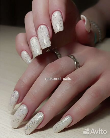 Педикюр с покрытием лаком