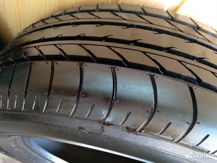 Yokohama BluEarth E70 225/60 R17 99