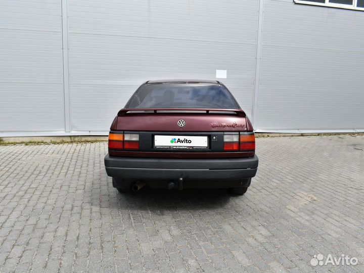Volkswagen Passat, 1992
