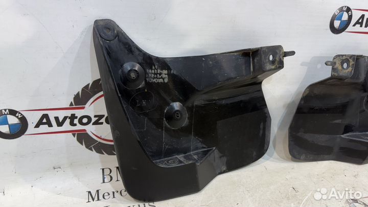 Брызговики передние Toyota Land Cruiser 200 07-12