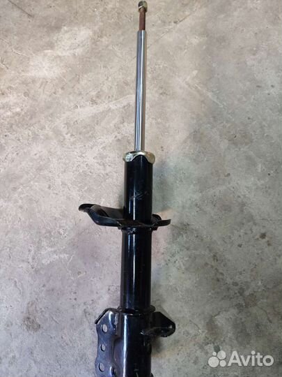 Задняя стойка от мазды premacy