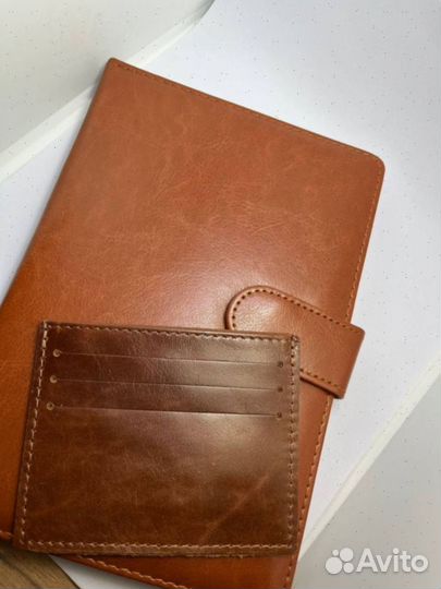 Обложка на паспорт из кожи с отсеками под карты