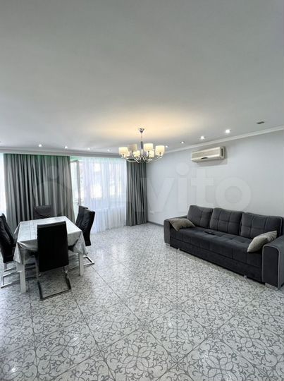 2-к. квартира, 80 м², 1/4 эт.