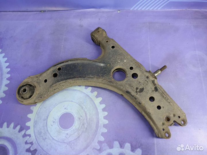 Рычаг левый Volkswagen Bora 1998-2005