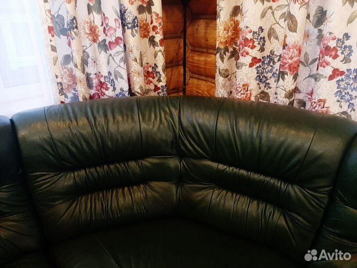 Кожаный угловой диван бу