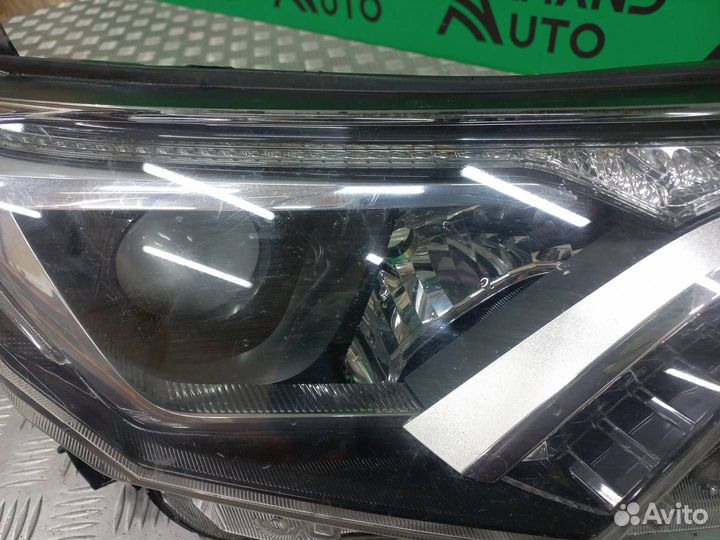 Фара правая Toyota Rav4 4 CA40 2015-2019