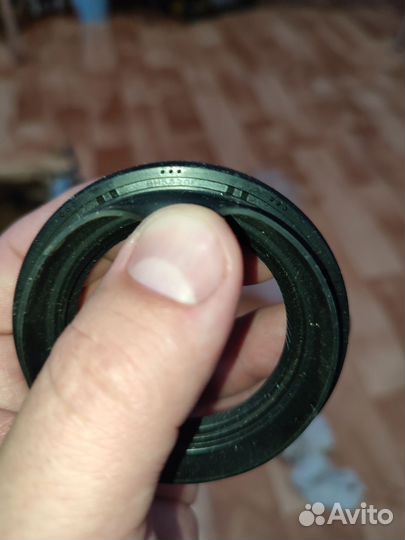 Сальник Прадо 120