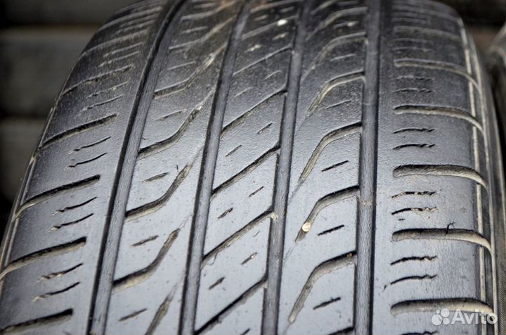 Toyo Extensa A/S 215/60 R17