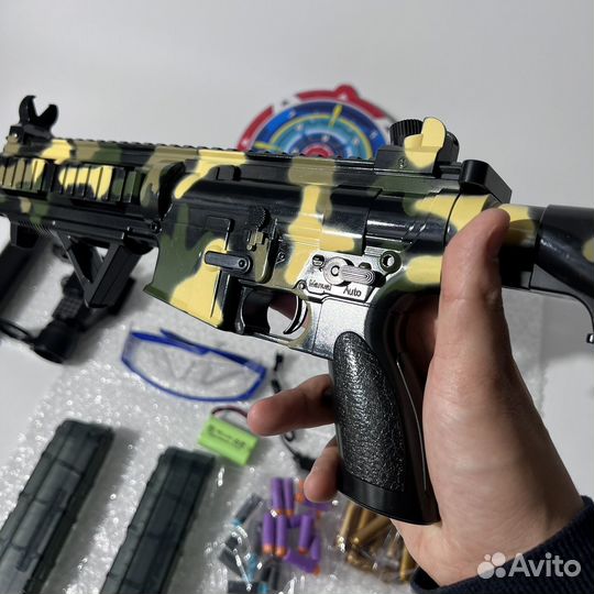 Игрушечный автомат с пульками