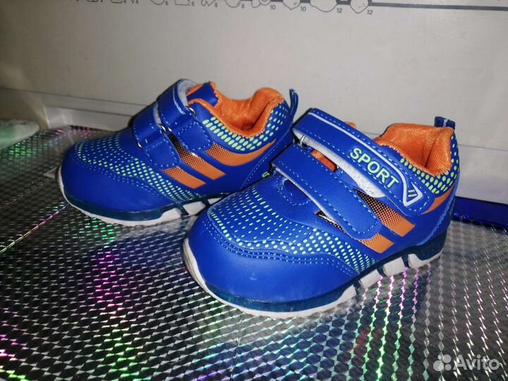 Кроссовки детские 21 22 23 26 27