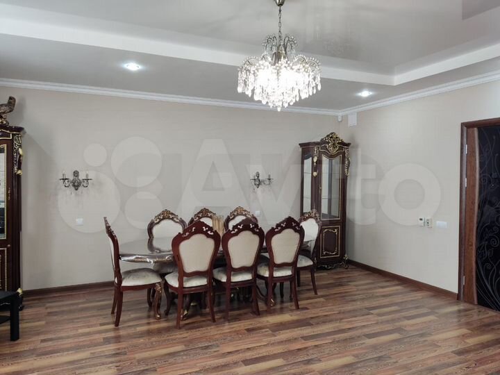 Дом 315 м² на участке 10 сот.