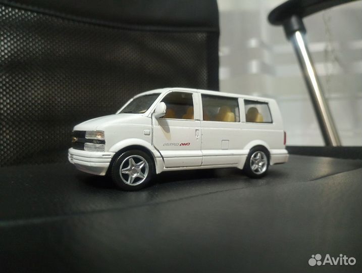 2001 Chevrolet Astro Van Kinsmart