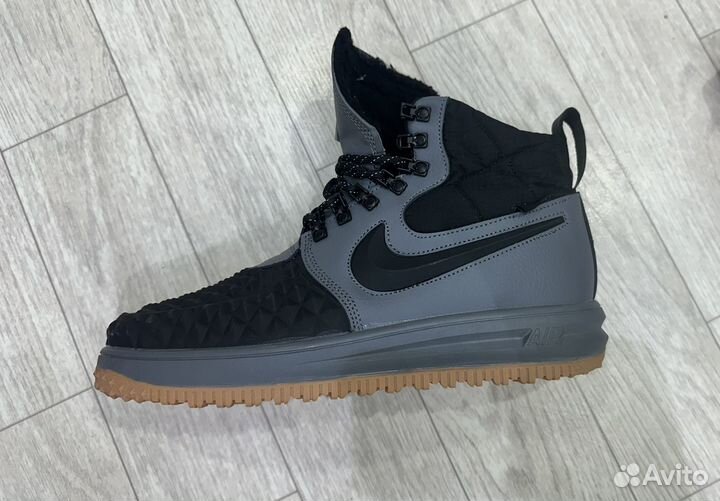 Подборка высоких ботинок