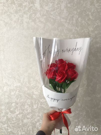 Букет из 7 красных мыльных роз