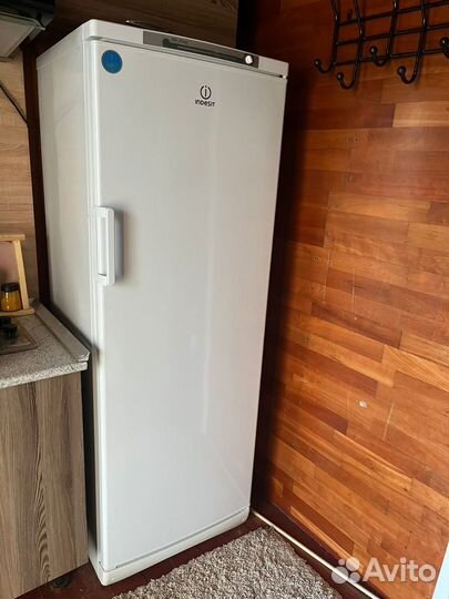 Морозильная камера Indesit