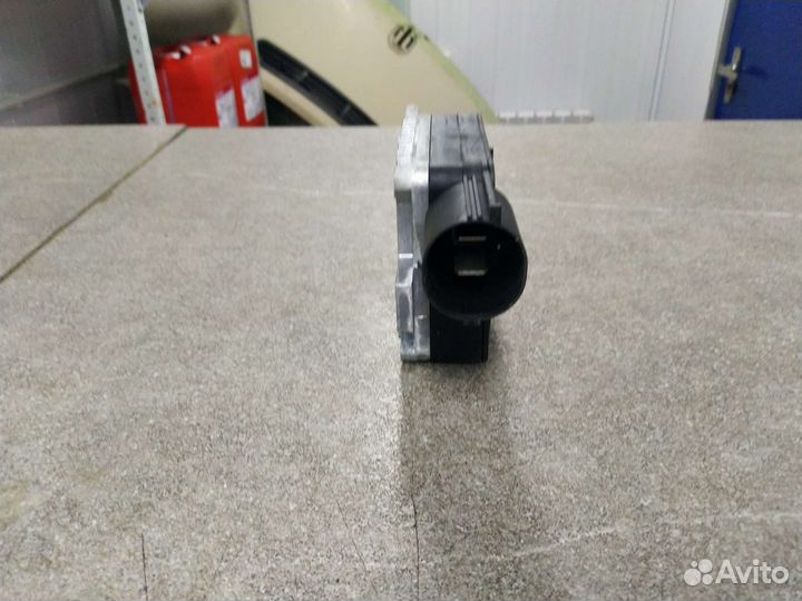 Блок управления вентилятором Ford,без кондея