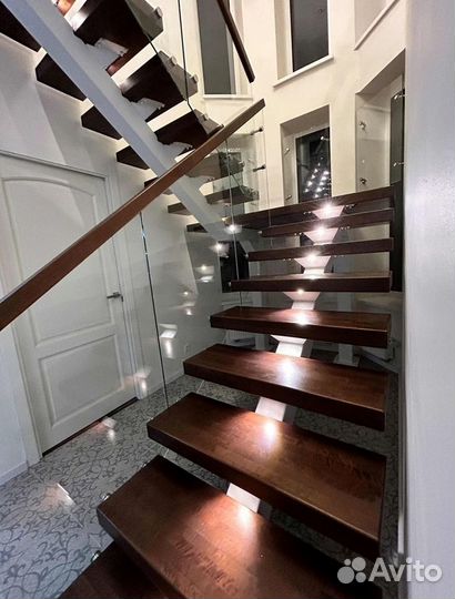 Лестница на второй этаж