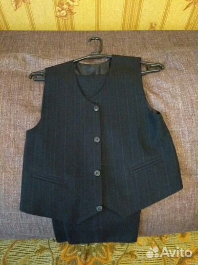 Костюм тройка