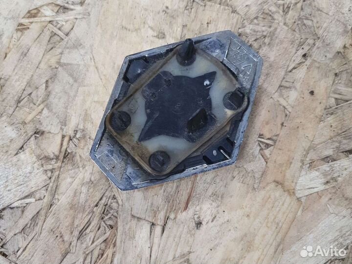 Эмблема на капот рено клио 2 симбол