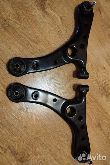 Нижний рычаг передней подвески toyota