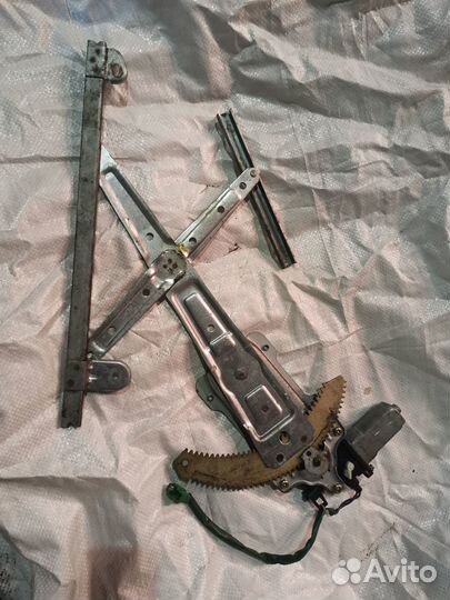 Стеклоподъёмник перед.правый Subaru Legacy BE5 BH5