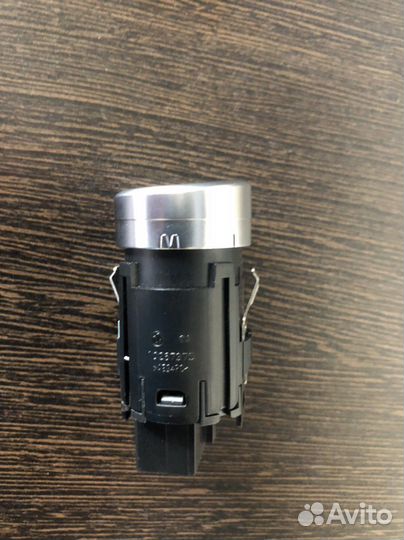 Кнопка запуска Audi А5 F5 / A4 B9