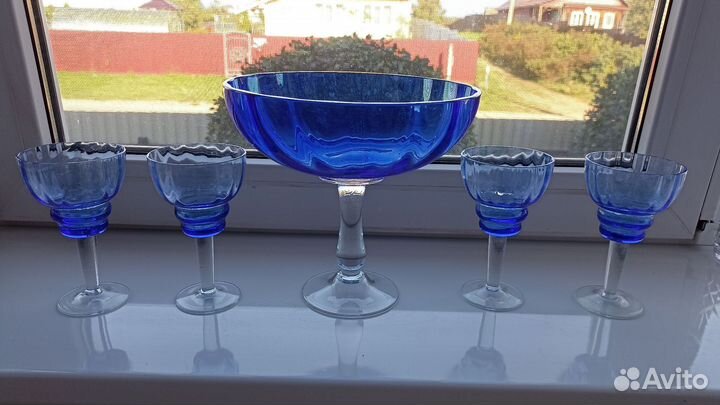 Ваза на ножке Красный Май