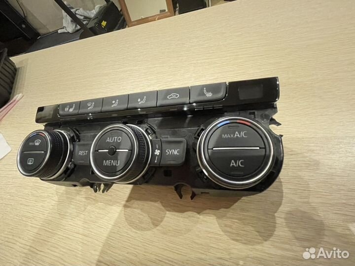 Блок климата Tiguan 2 с подогревом руля
