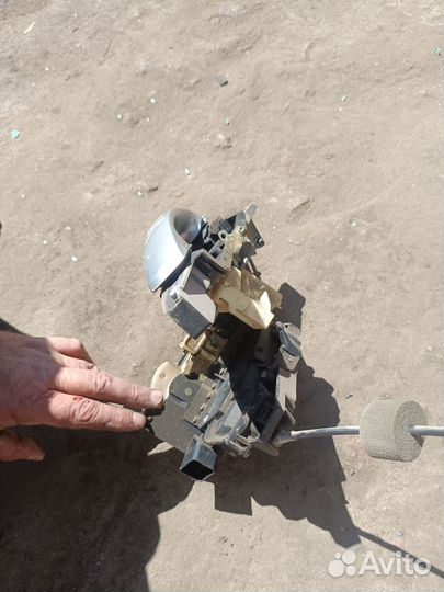 Замок задней правой двери Ford Mondeo 3