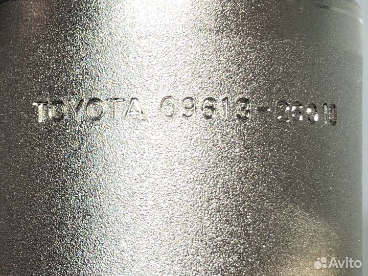 Toyota 09613-26010. Съемник подшипников