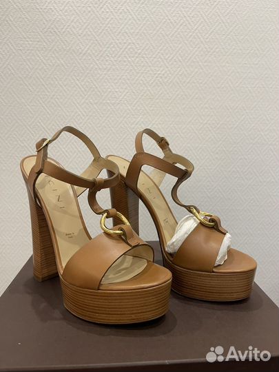 Босоножки Vicini