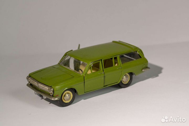 Модель автомобиля СССР волга газ-24 02