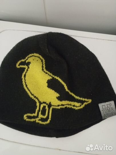 Двухсторонняя шапка скейтерской марки Cleptomanicx