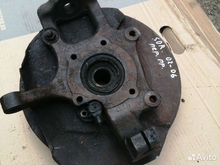 Кулак передний правый в сборе дорест Kia Sorento 1