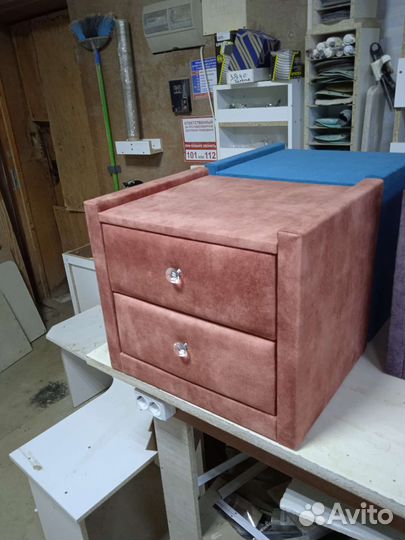 Тумба прикроватная