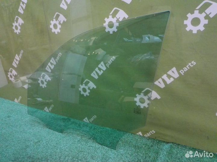 Стекло двери переднее левое Mercedes W166 Ml