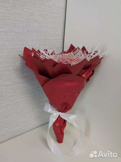 Букет из 7-ми больших роз шоколадный